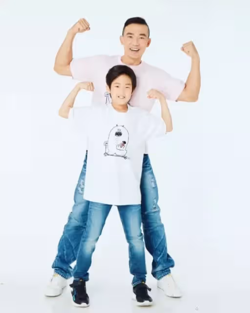 陳浩民一家六口跳舞,10歲女兒長胖被嘲像保姆,兒子留長發引爭議