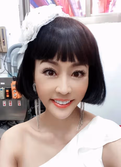 罹胃癌熬8次化療！47歲女星嘆「又再穿上手術衣」：作戰了　淚抗病魔「被5症狀圍攻」身心崩潰