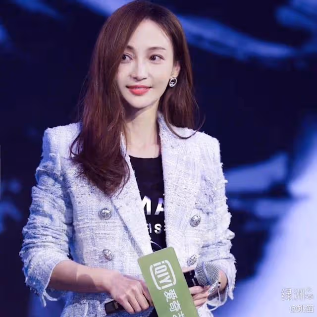 已婚玩很大！最強小三女星「深夜帶男人回家」摸腿過夜全被拍　老公也出軌「夫妻各玩各的」私下超精彩