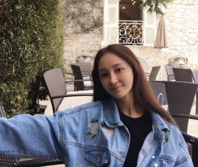 已婚玩很大！最強小三女星「深夜帶男人回家」摸腿過夜全被拍　老公也出軌「夫妻各玩各的」私下超精彩