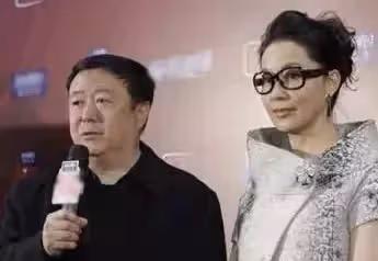 為成名插足導演婚姻！成功上位卻「19年拒生子」　前夫另娶小30歲嬌妻後「容貌變化大到認不出」