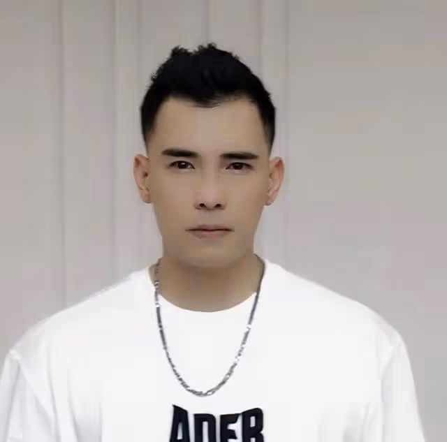 37歲香港知名男星低調復出!轉行做網紅,身材健碩長相依舊帥氣