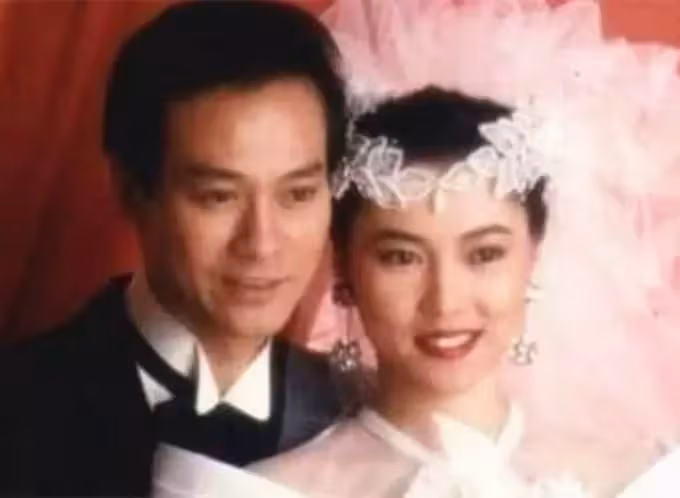 鄭少秋4個女兒近照罕曝光,30嵗鄭詠恩性感漂亮,長女鄭安儀斯文清秀,麼女鄭詠曦低調溫柔,網友:秋官好福氣