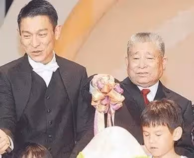 薑大衛兒子被批長相不及老爸,狄龍兒子為其抱不平「兒子比爸帥!」盤點10對「頂流」明星父子檔:劉德華也上榜了