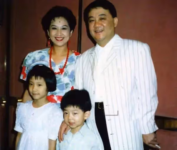 被老公傷害到不想活下去!為3兒女「拚命賺錢複出」突破巔峰成富婆「消失15年前夫」厚臉皮跪求複合