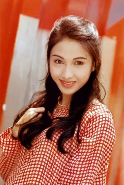 黎姿搖身一變「身家10億女總裁」,為救弟嫁「殘障富豪」,報恩的婚姻幸福嗎
