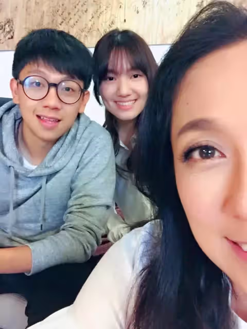 花2千萬斷開前夫!李明依曝「雙方各自碰到人生考驗」盡釋前嫌 「重新當回朋友」每周越洋視訊:做夢想不到