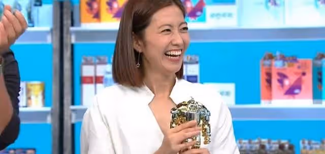 期待！TVB當紅女星與12年前「老公」再續前緣，二人樣貌竟無變化