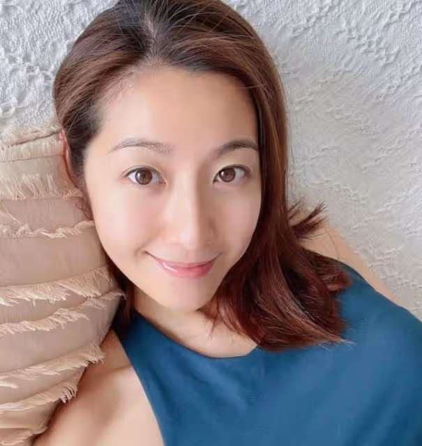 期待！TVB當紅女星與12年前「老公」再續前緣，二人樣貌竟無變化