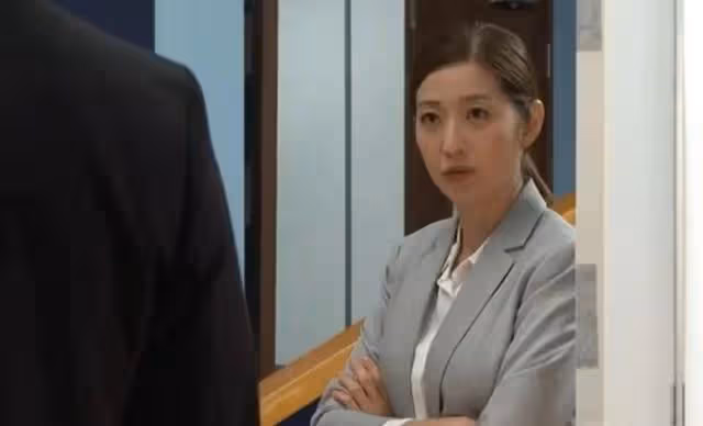 期待！TVB當紅女星與12年前「老公」再續前緣，二人樣貌竟無變化
