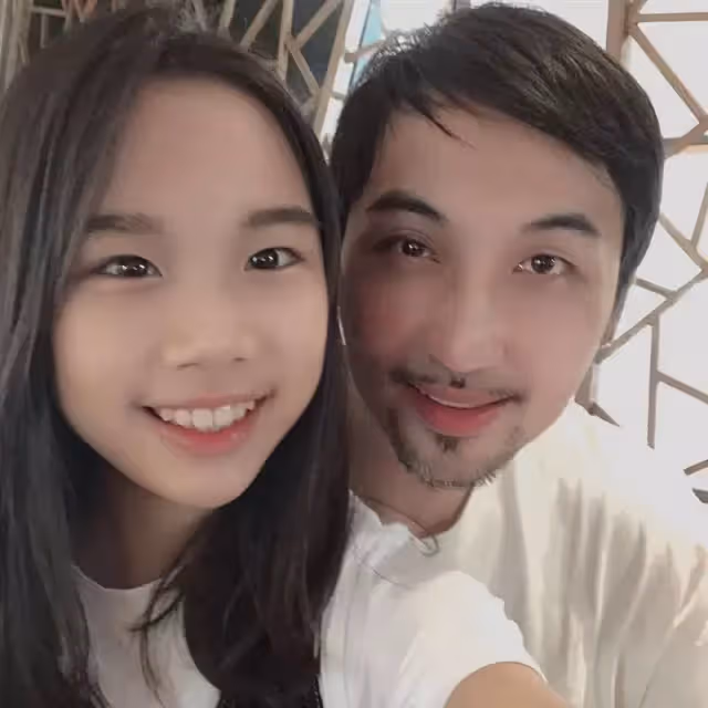 婚內出軌16次!李進良又被目擊「當街摟妹」女兒冷眼站一旁 小禎曾崩潰喊「我沒林鳳嬌偉大」
