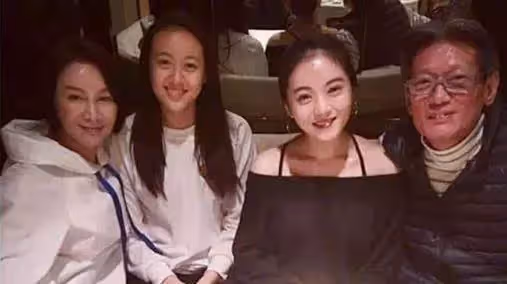 母女相差40歲!張瓊姿「試管5次終得女」不喊苦:感情似三姊妹「丈夫經歷2場大病」結婚27年共患難