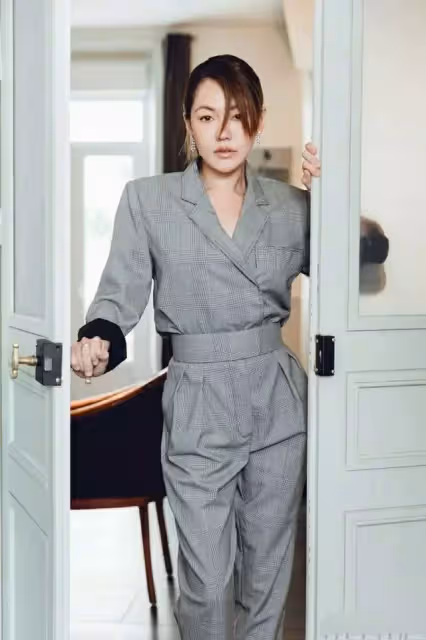 小S身材比例太好!158cm身高同框模特氣勢完全不輸:自信的女人自帶光芒