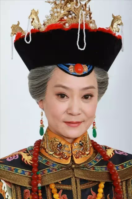 一眼誤終身！60歲劉雪華「年輕時多張照片」流出，五官大氣清純水嫩 ：真正的美人