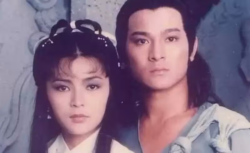 「小龍女」陳玉蓮近況曝光，純素顏略顯老態卻依舊氣質優雅，61歲單身一人，網友：怪不得曾讓劉德華癡迷