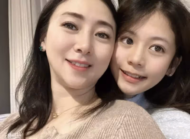 翁虹曬照為95歲父親慶生,曝翁爸曾被確診讓她擔憂,曬出老爸年輕照片讓網友驚讚:原來阿公年輕時也是帥哥一枚