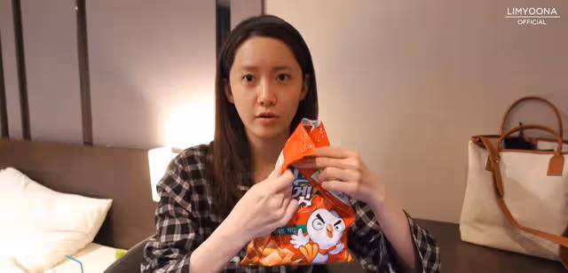 林允兒去劇組拍戲竟然無人認出?助理笑言:是不是因為你素顏啊!