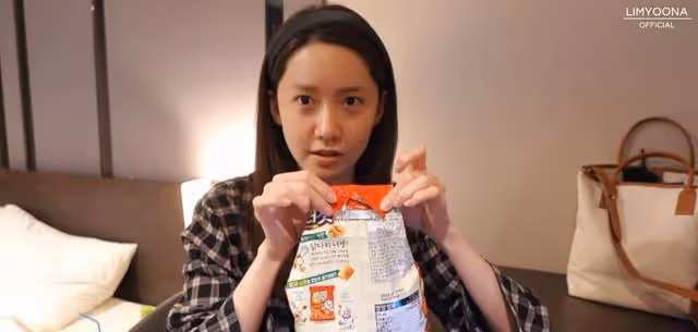 林允兒去劇組拍戲竟然無人認出?助理笑言:是不是因為你素顏啊!