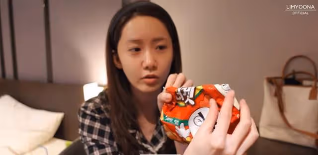 林允兒去劇組拍戲竟然無人認出?助理笑言:是不是因為你素顏啊!