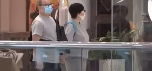 57嵗商天娥近況罕曝光，媒諷「年輕時顯老，老了反而年輕」，她喊話「懶理別人看法」網友：婚姻美滿財富自由，不美也是人生巔峰