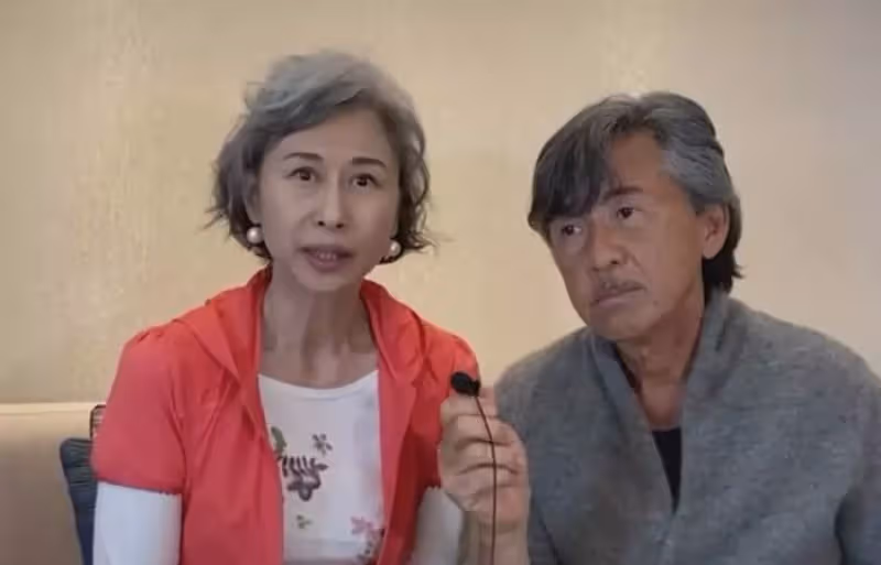 林子祥夫婦罕見露面！兩人身形消瘦變化大，滿頭「白發」卻很般配，葉倩文被贊「優雅老去」很自然