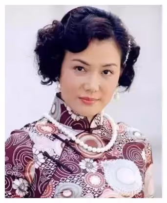 她拍了十幾年戲！因名字普通一直不溫不火　26年積蓄「被家人掏空」走時捐器官救活8人
