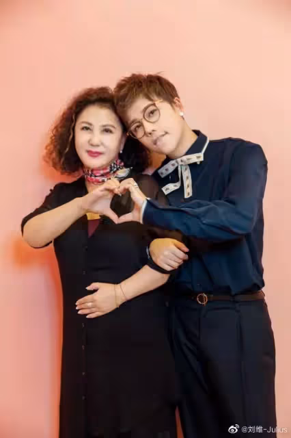 為癌母閃退演藝圈！35歲男星守病床「2個月後媽媽過世」　不捨慟喊「在我懷裡離開了」：下輩子還是母子