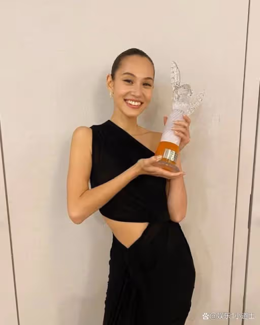 水原希子開直播痛哭7分鐘,鈴木砂羽坦承圈內女性為工作不惜陪睡