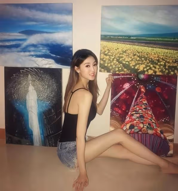 香港知名女星炫富遭炮轟！一頓午餐吃掉2000元，手戴10萬名牌手鍊