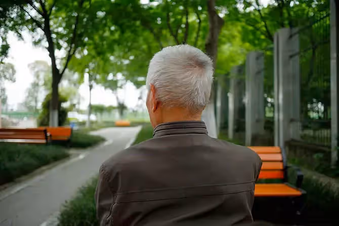 每月3萬退休金!4個子女「提出養老條件」 73歲老人一氣之下「入住高檔養老院」:剩下才給他們