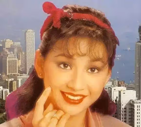 余安安罕曬照，曾經豔極一時，61歲嬌俏一去不復返，網友：身上獨有的魅力時至今日依然存在