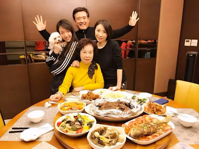 比老婆大17歲！檢場和李翊君「結婚28年恩愛如初」笑喊：我有兩個女兒　溝通無隔閡「公開婚姻保鮮秘訣」超甜蜜