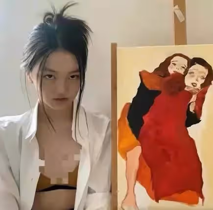李嫣恢復嘴唇美成媽媽翻版，穿襯衫短裝好清涼，網友：打扮甩王菲幾條街