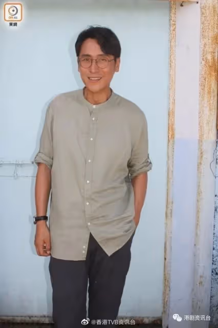 網民上載合照「黑」化林峯!咬住唔放話佢下巴超級無敵尖