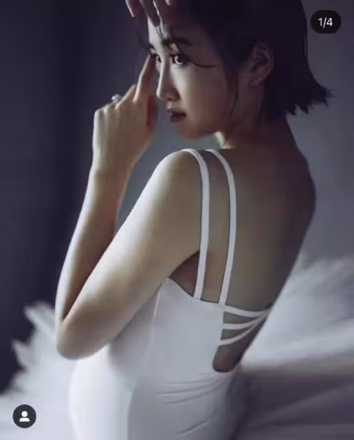 少女味十足!落選港姐曬芭蕾舞衣孕照,去年底戴浮誇金器嫁太子爺