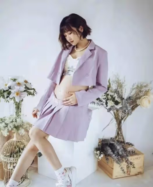 少女味十足！落選港姐曬芭蕾舞衣孕照，去年底戴浮誇金器嫁太子爺