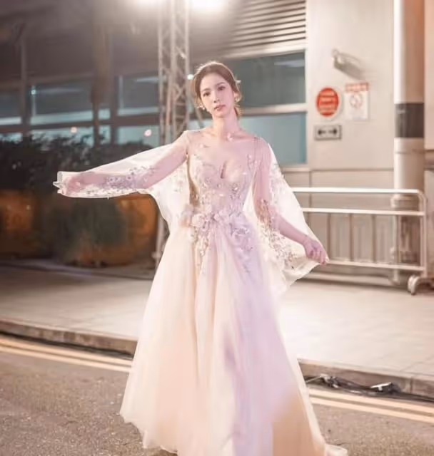 澄清絕無可能!TVB小花被傳與大15歲男星發展地下情:莫名其妙