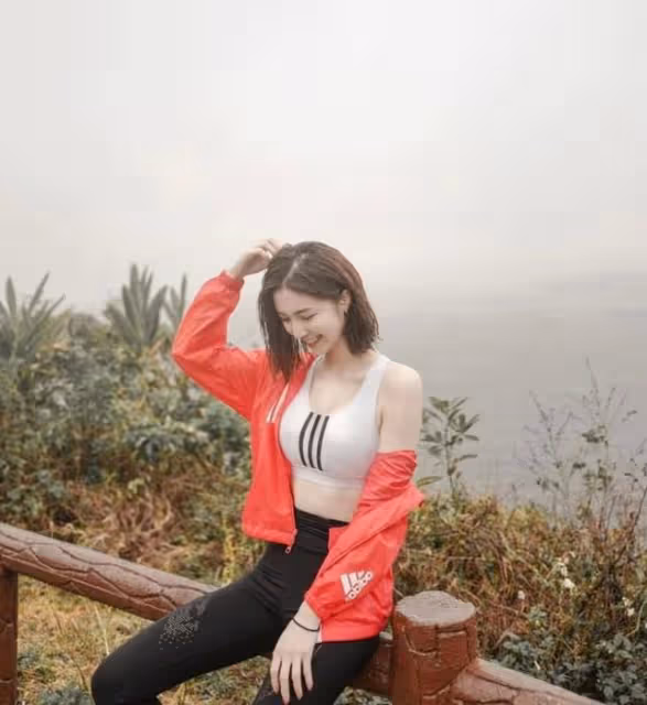 澄清絕無可能!TVB小花被傳與大15歲男星發展地下情:莫名其妙