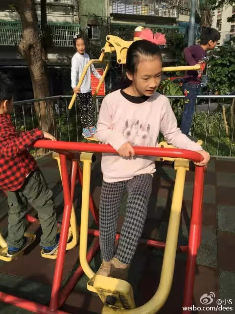 不一樣的星二代!小S14歲女「拿下亞洲代言」表現力被怒贊,媽媽曾育買衣不可過1000