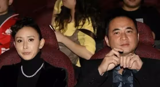 願作鴛鴦不羨仙!丈夫為了「不分房睡」主動切除扁桃體,身家50億卻「獨寵愛妻」13年:她何德何能?