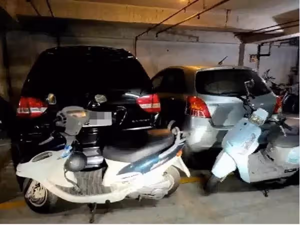 「重金買車位」卻總被人偷停！女屋主「多次找管理員無解」嘆：連員警都沒辦法，忍無可忍放狠招：「管委會態度都逆轉」