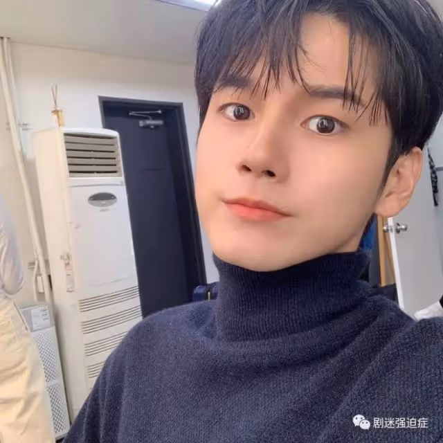 救命~這是同一個人嗎?邕聖祐公開造型,令人驚訝!