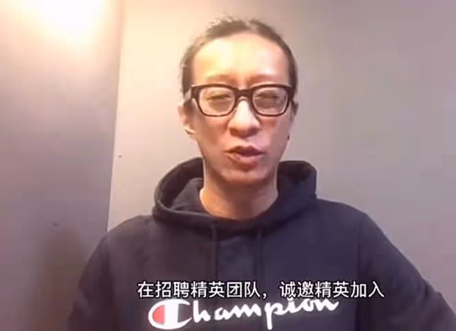 梁焯滿移居內地經營餐廳，開豪車出門顯闊氣，已再婚妻子美麗動人