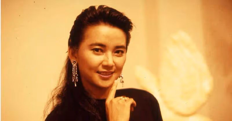 當63歲胡慧中撞上65歲劉曉慶，自然老去和保養過度的差別一目了然，網：好真實！