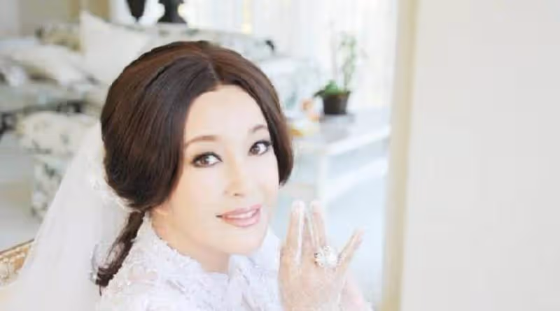 當63歲胡慧中撞上65歲劉曉慶，自然老去和保養過度的差別一目了然，網：好真實！