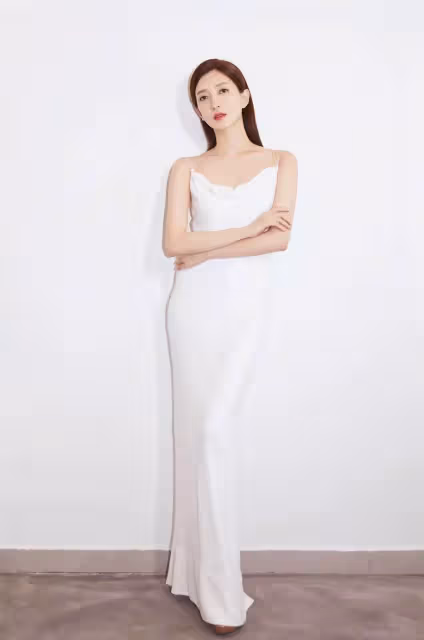 群星演繹人魚仙女裙,楊冪倪妮高級,迪麗熱巴甜美,卻不及她驚豔