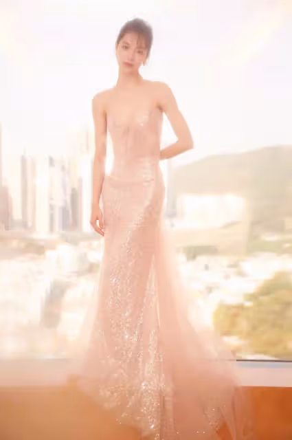 群星演繹人魚仙女裙,楊冪倪妮高級,迪麗熱巴甜美,卻不及她驚豔