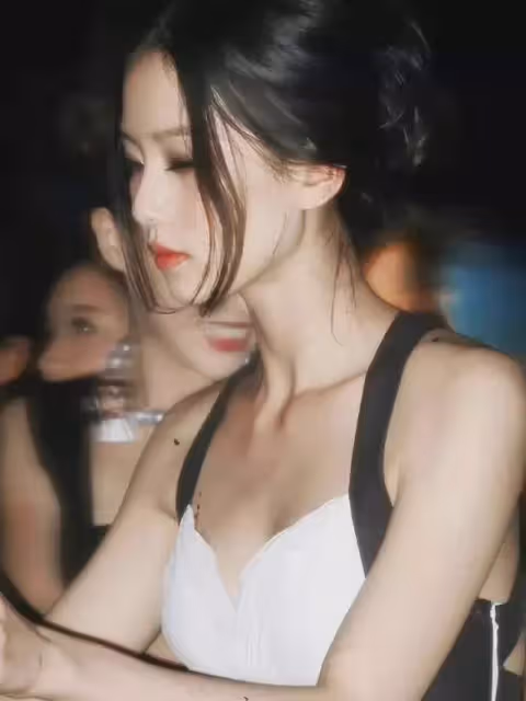 盤點7位頂流女星「早期照片」:堪稱純欲小白花鼻祖~