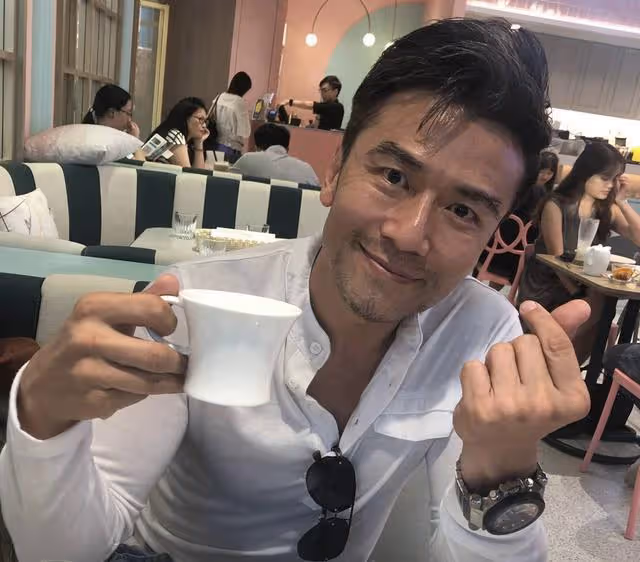 香港知名男星公開新戀情!自曝想生小孩,因單身多年被傳喜歡同性
