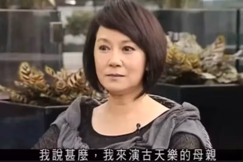 69歲苗可秀近照曝光，優雅皺紋爬滿臉，已無當年風情，曾三次戀上有婦之夫，是李小龍情人卻至今單身